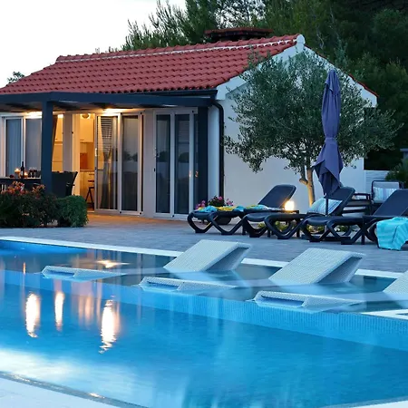 Suva Punta, No 3 * Vir