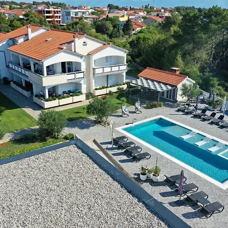 Suva Punta, No 3 *