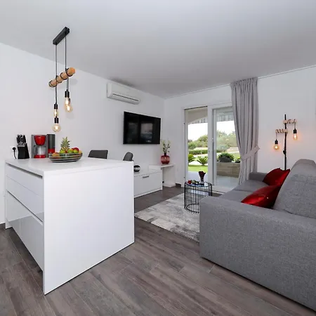 Apartman Suva Punta, No 3 *