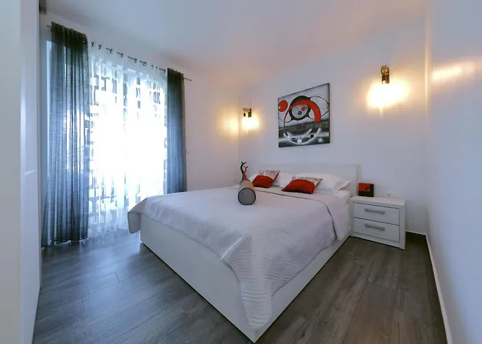Suva Punta, No 3 *