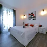 Suva Punta, No 3 *