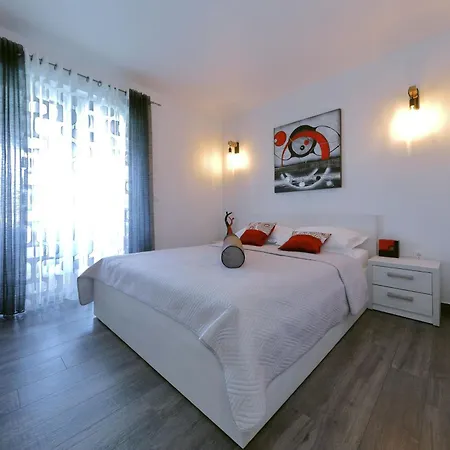 Suva Punta, No 3 *