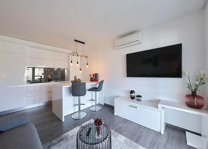 Suva Punta, No 3 * Vir