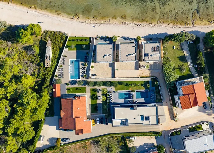 Suva Punta, No 3 *